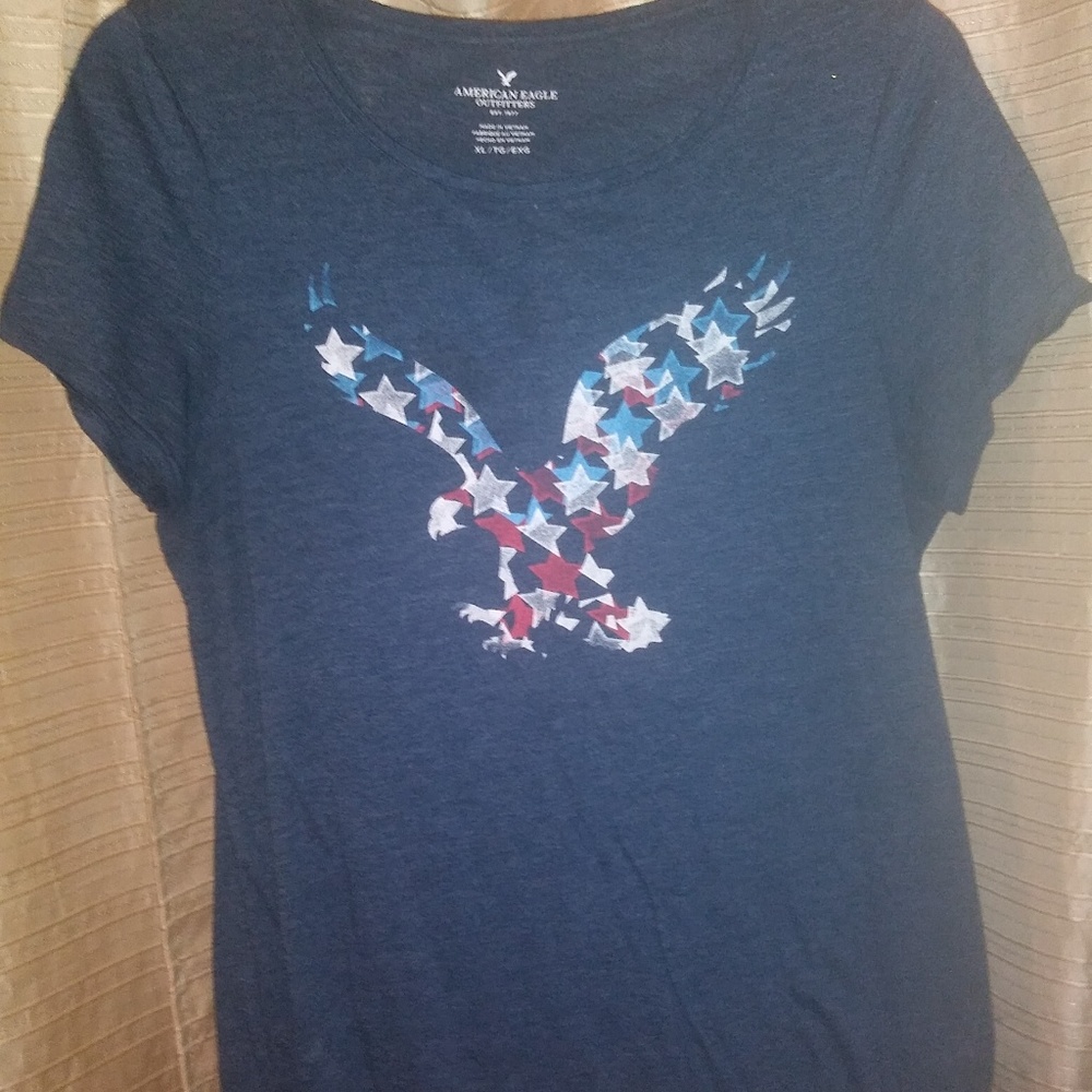 XL ~ American Eagle Comfortable 'T·shirt' ~